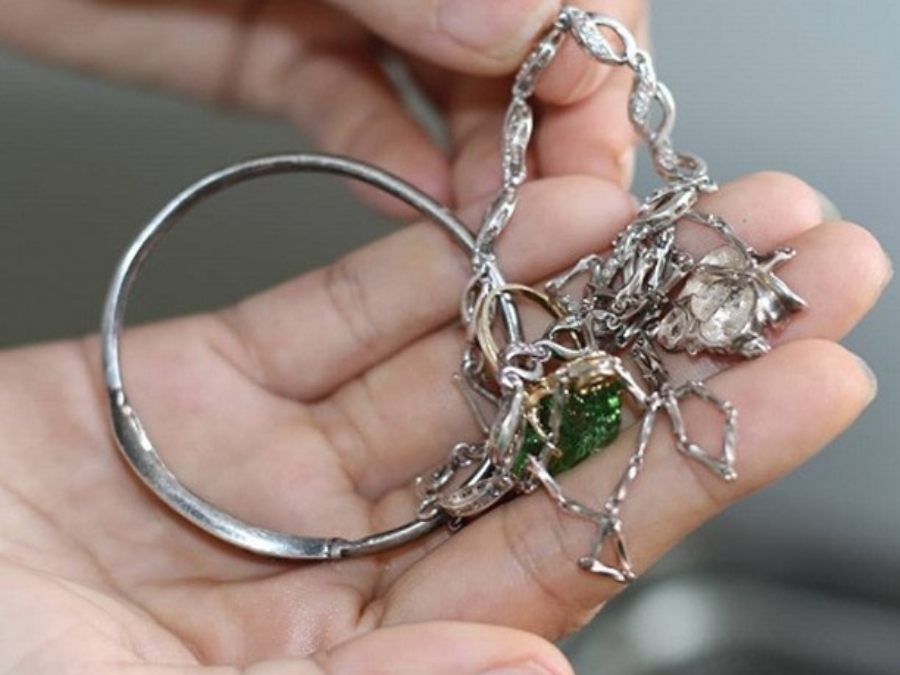 Giải đáp bạc nào khong bị đen