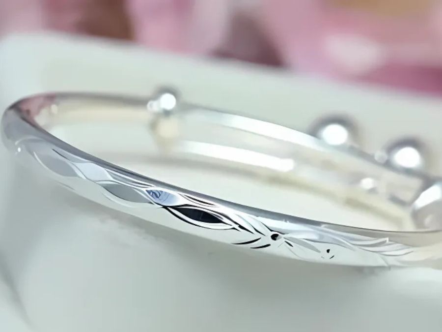 bạc ta hay bạc 925 đắt hơn?