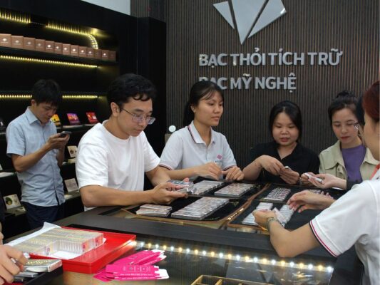 Giá bạc hôm nay 24h 1/8